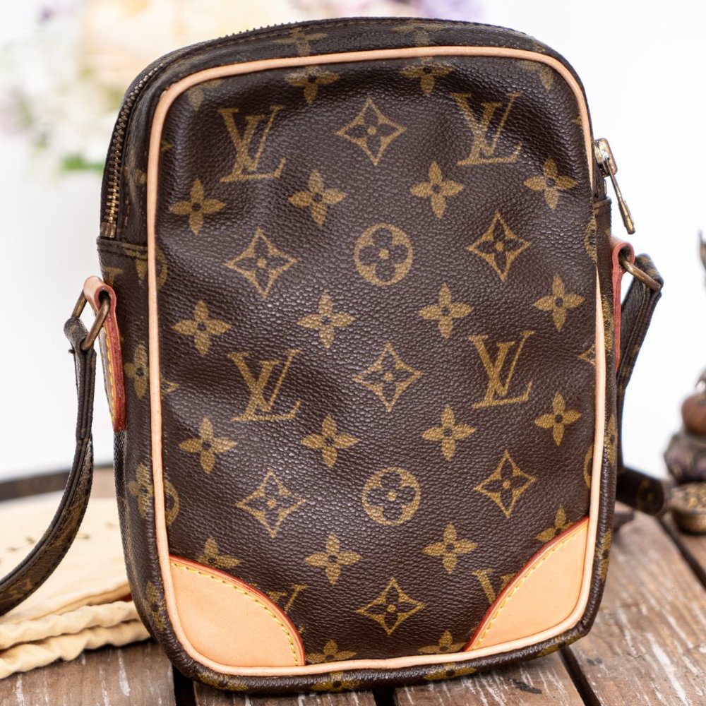 ✅Authentic ✅LOUIS VUITTON Danube Crossbody - Picture 5 of 13